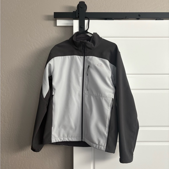 The North Face Men's Black and Gray Performance Jacket - Picture 1 of 2